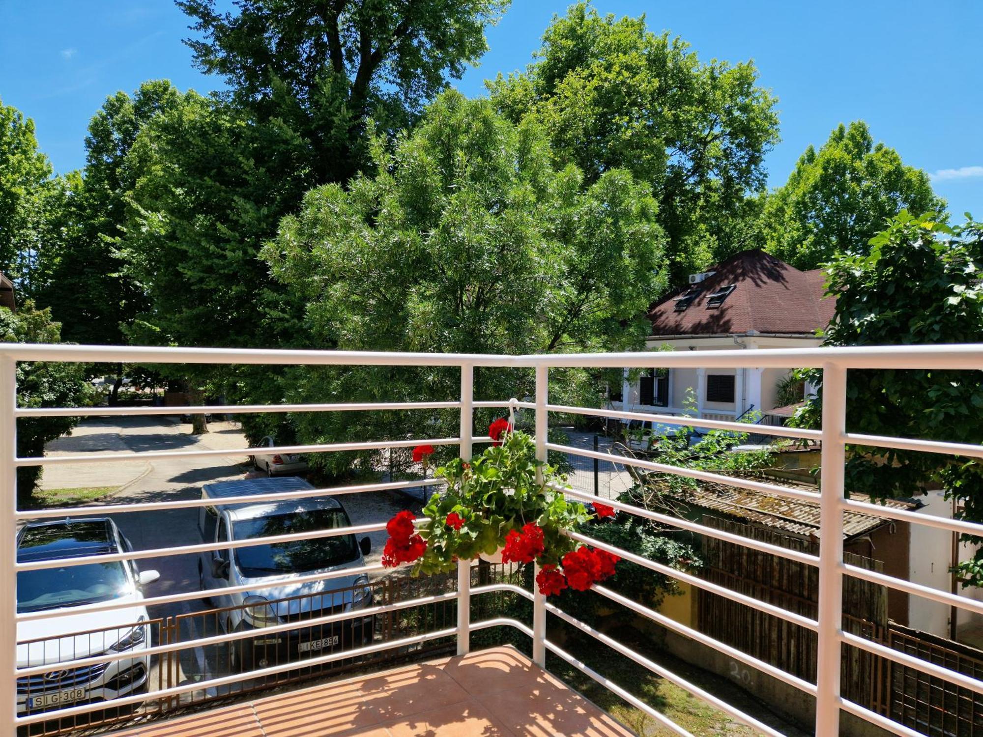 Siofoki Beach Apartman Exterior photo